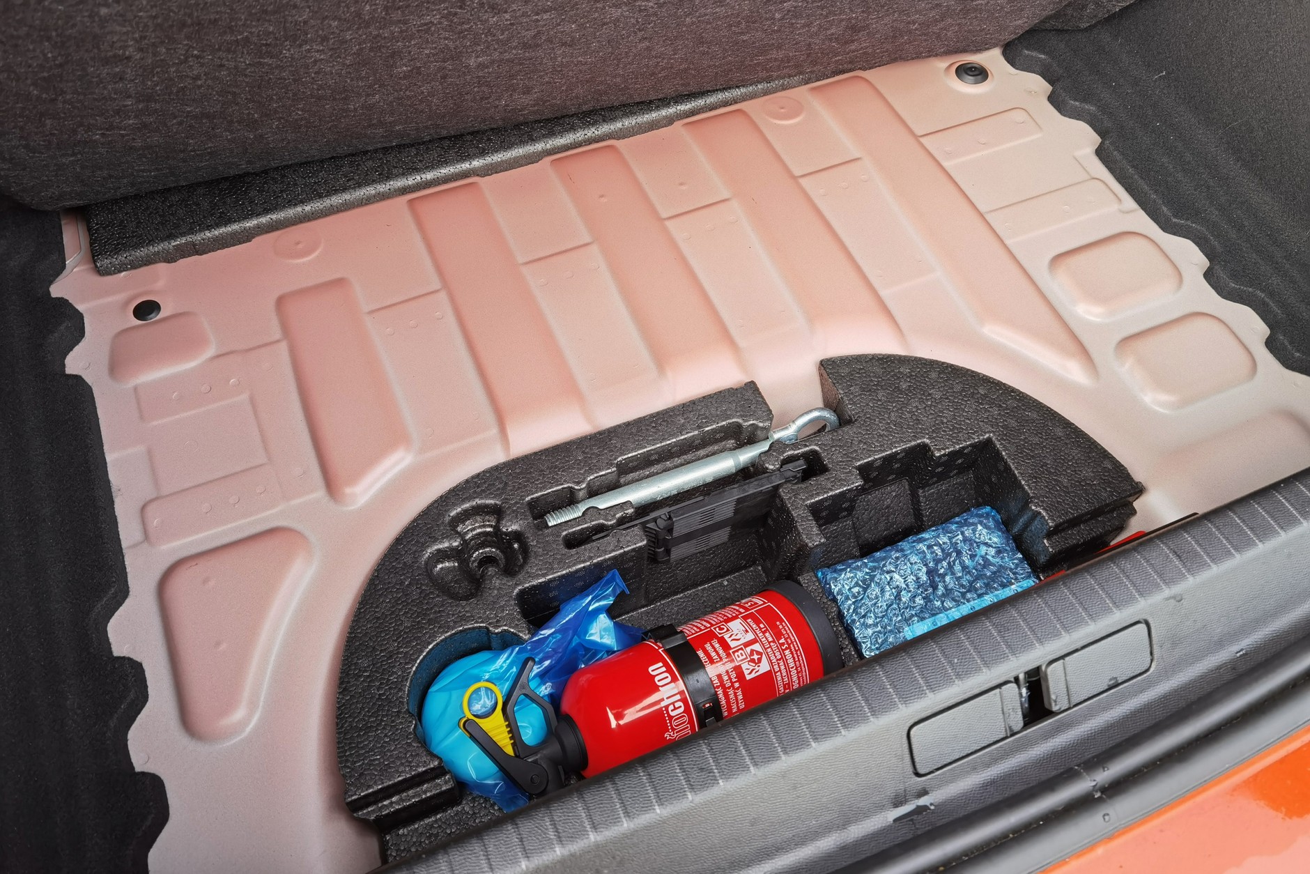 Opel Corsa – elektryk vs. spalinowiec. Który lepszy do miasta?