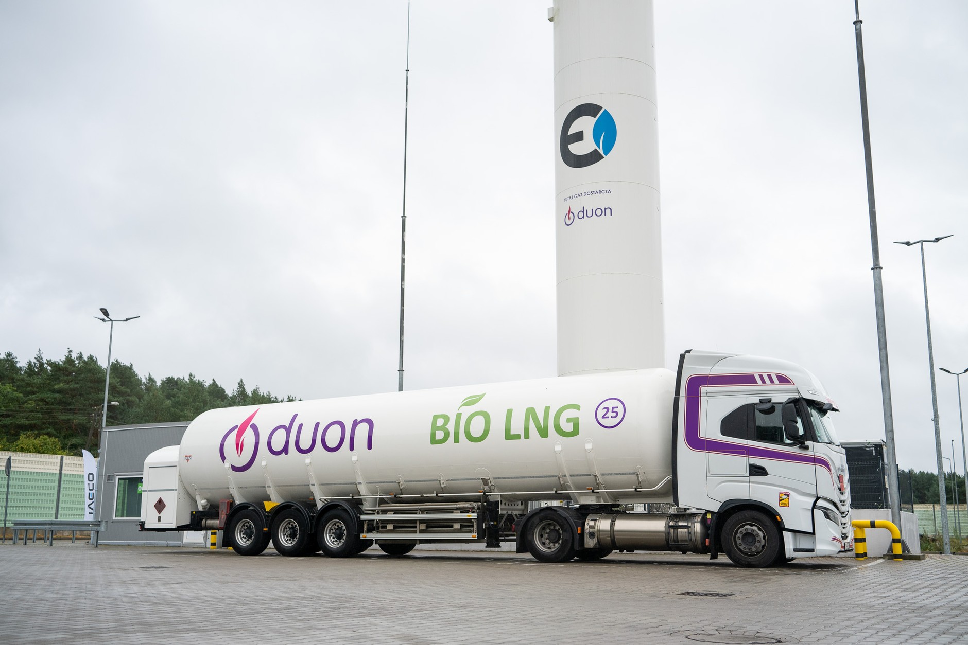 Po raz pierwszy w Polsce do zbiorników ciężarówki zatankowano bioLNG. Iveco S-Way Natural Gas