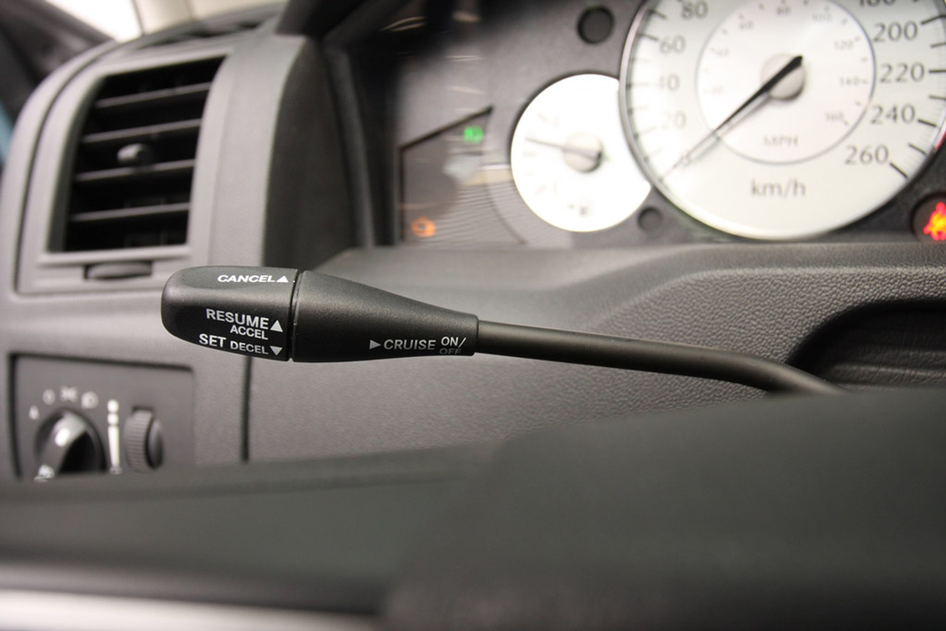 Używany Chrysler 300C: czy warto kupić amerykańską limuzynę?