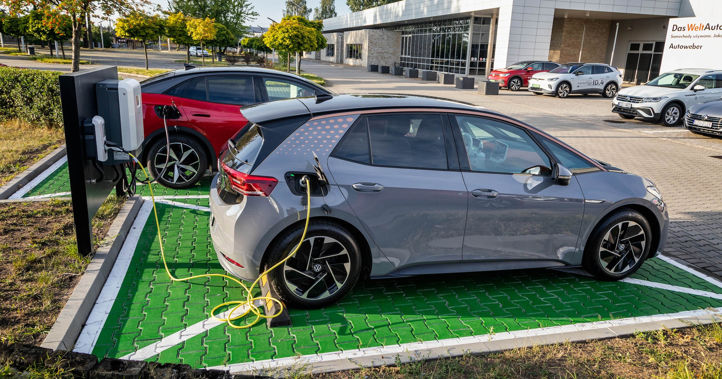 Punkty ładowania elektryków przy salonach Volkswagena