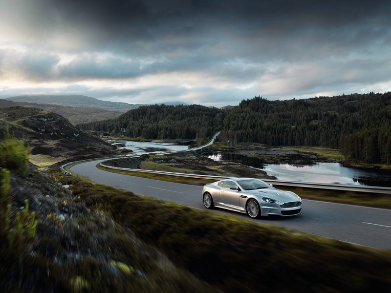 Nowy Aston Martin DBS w Pradze: oficjalne informacje i zdjęcia