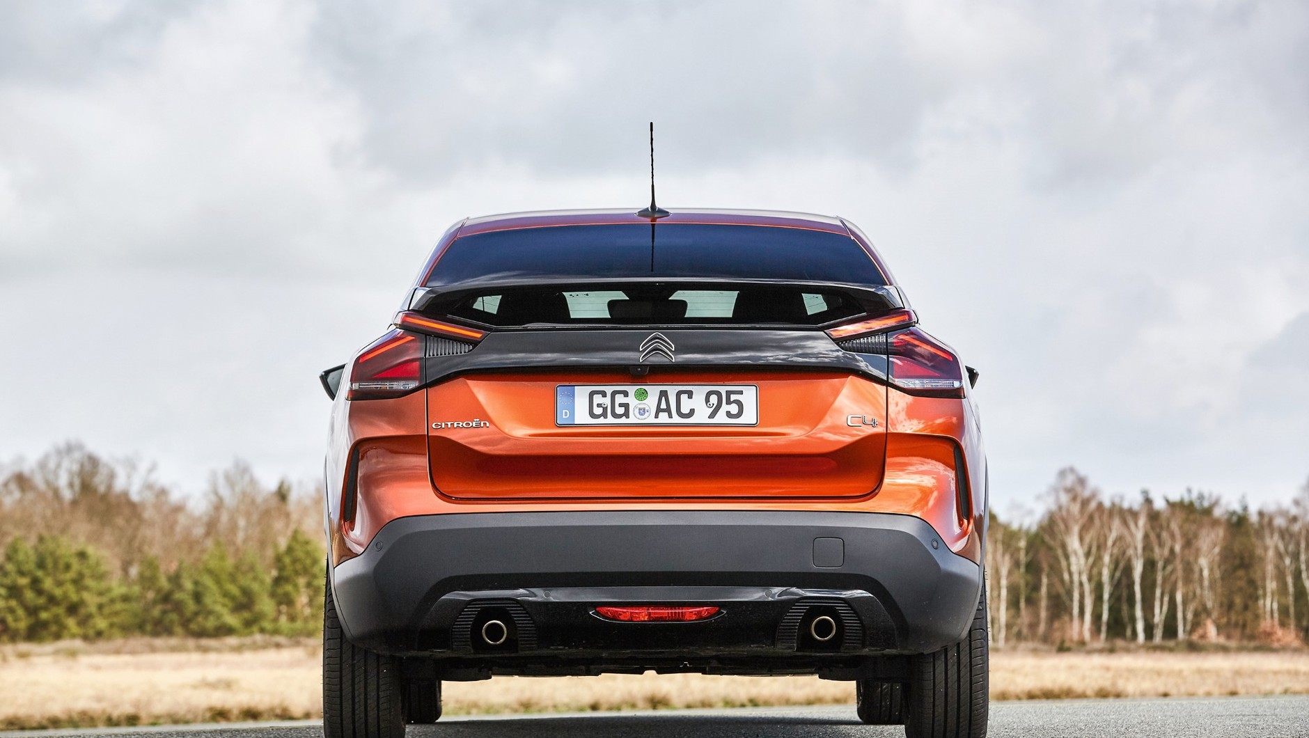 Nowy Citroen C4 kontra Kia XCeed - kompakty czy jednak SUV-y?