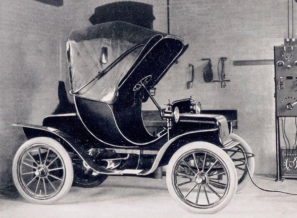 100 lat temu, elektryki przegrały z autami na benzynę