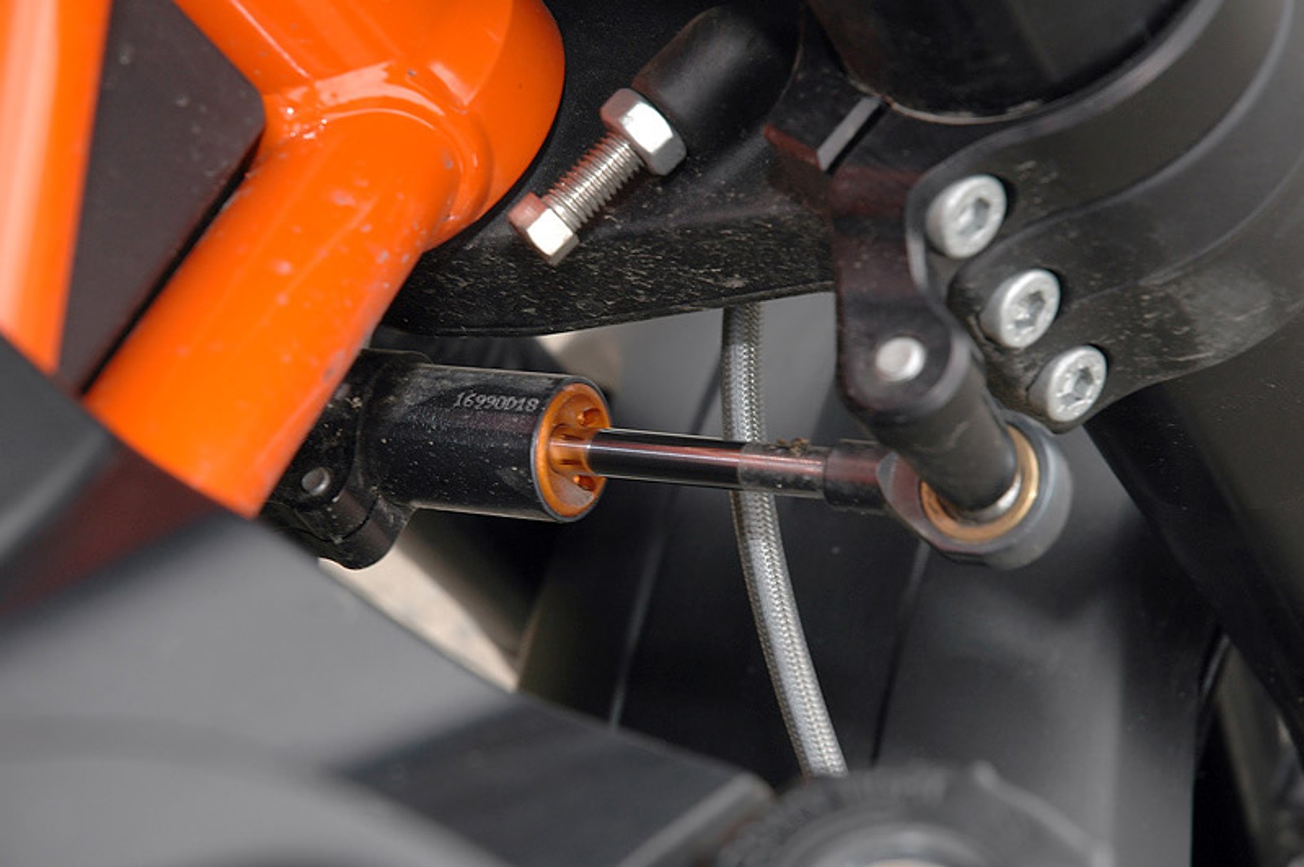 KTM 990 SuperDuke R: Ready to Race