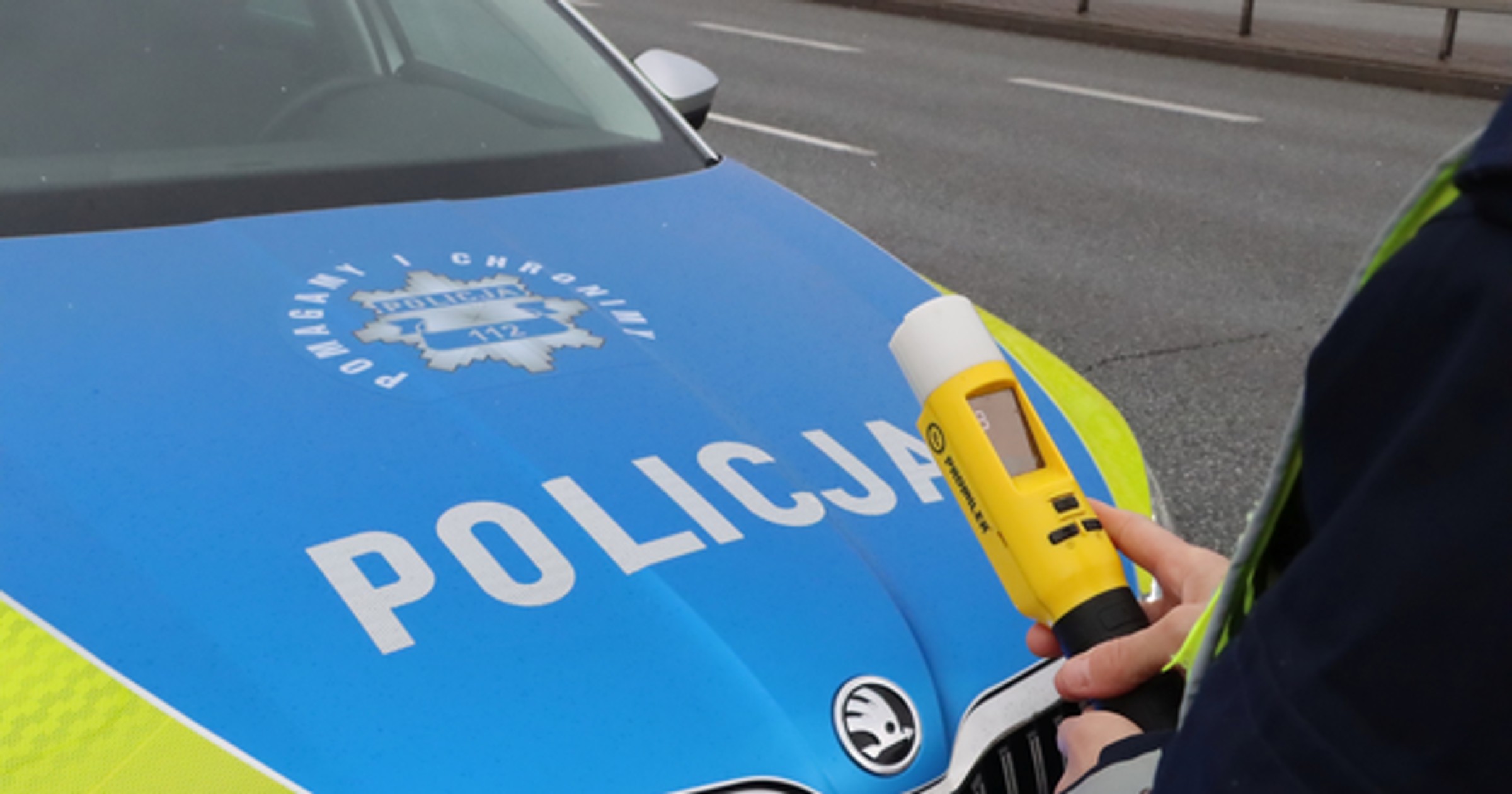 Zauważył dziwne zachowanie tego kierowcy. W porę zawiadomił policjantów