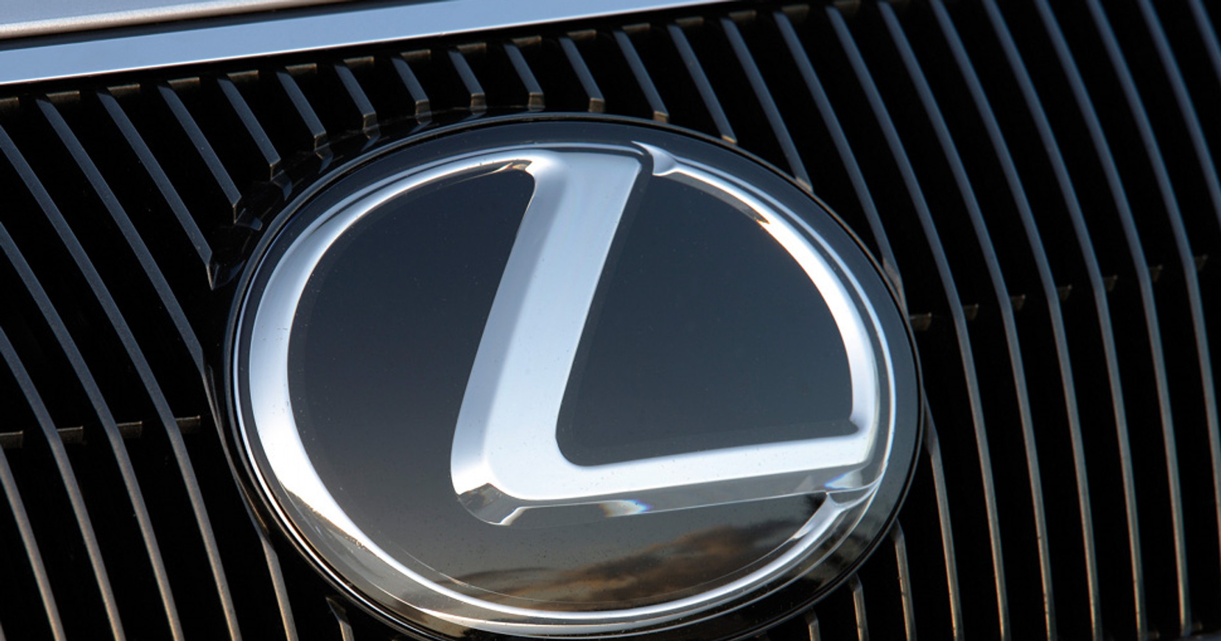 Lexusy z Polski do serwisu