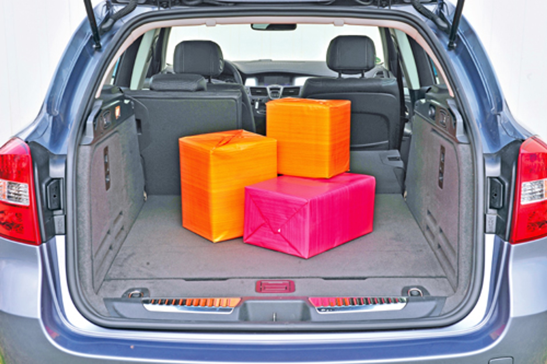 Volkswagen Passat kontra Renault Laguna, Ford Mondeo i Citroen C5 - Nowe turbo kombi na wakacje