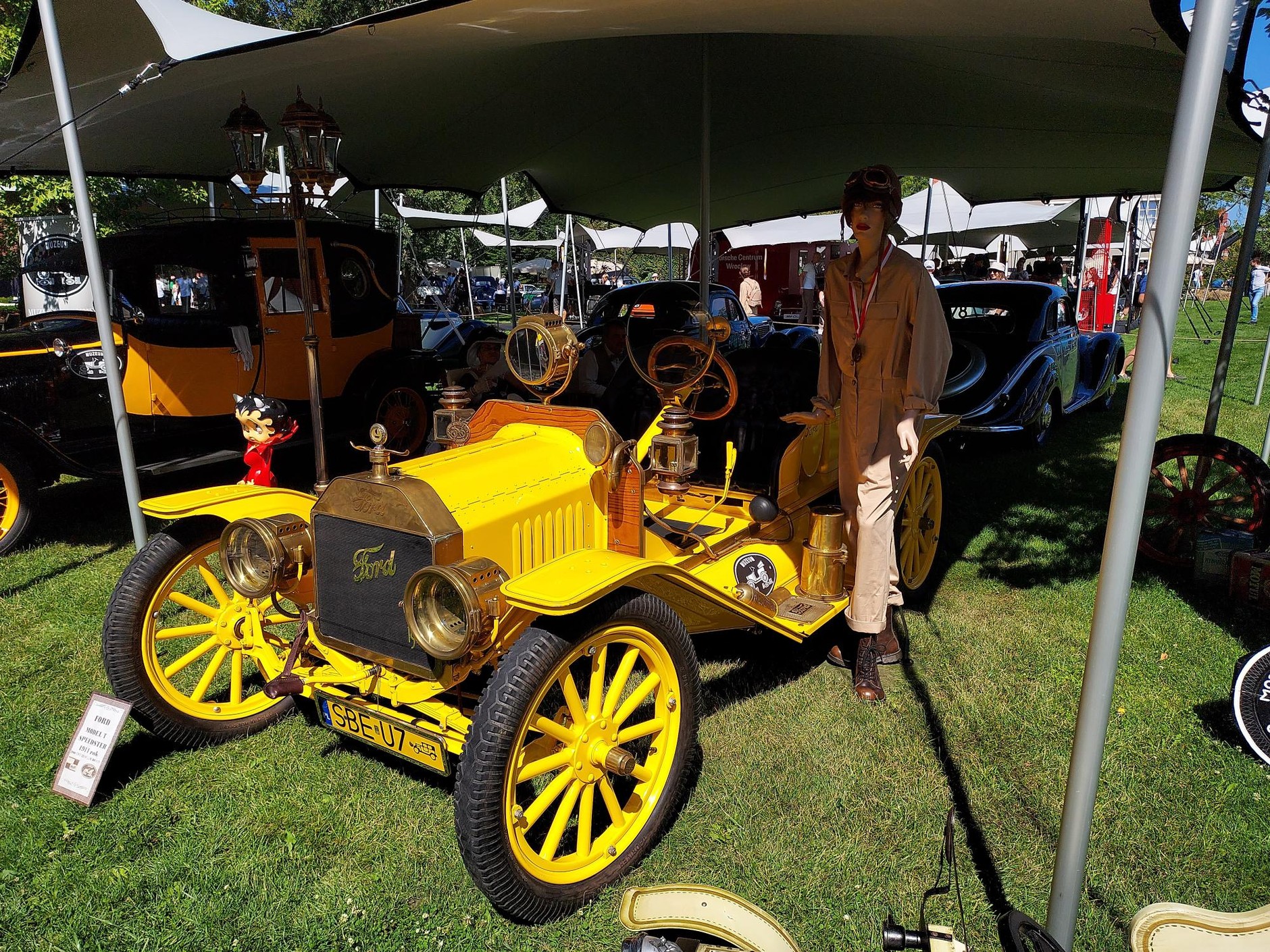 Klasyczne pojazdy na zamku Topacz 2024