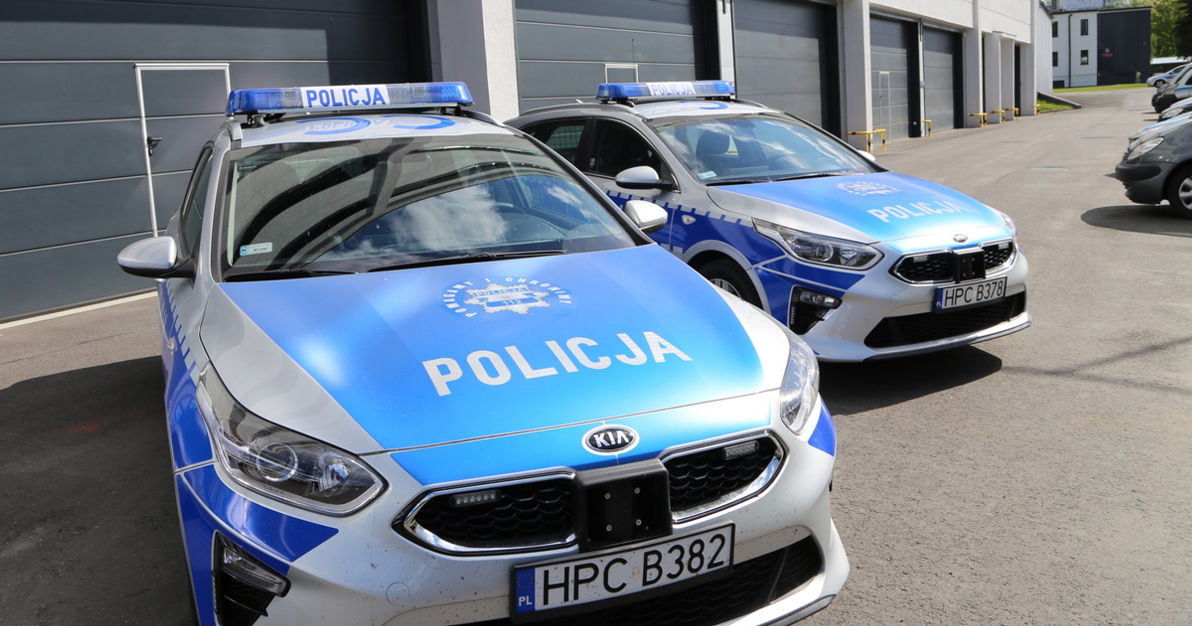 Tik Toker pytał policjantów, czy radiowóz to dobre auto na podryw