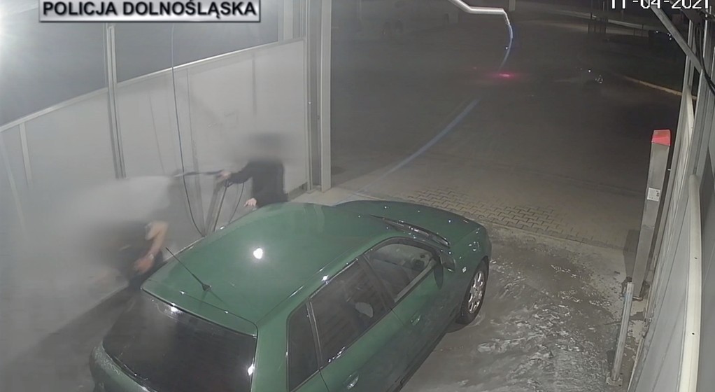 Próbował ukraść auto na myjni