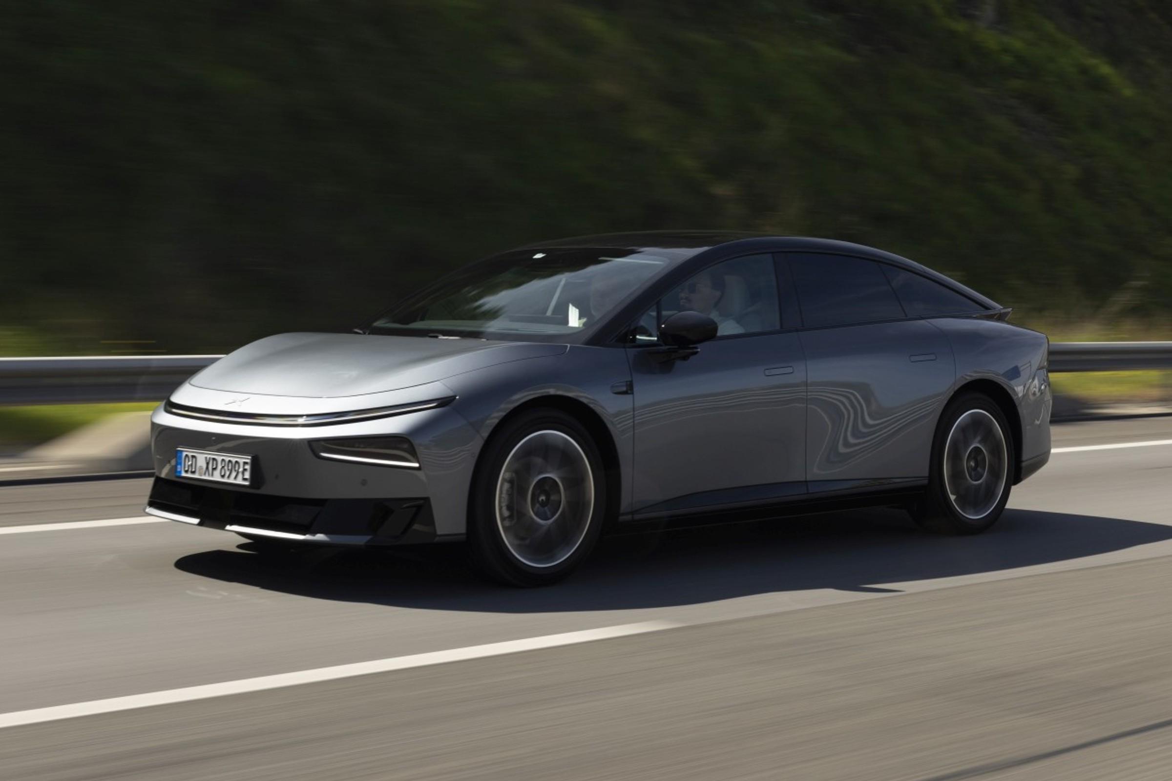 Naładował się szybciej, niż zebrałem szczękę z podłogi. Xpeng P7+ kompromituje Teslę