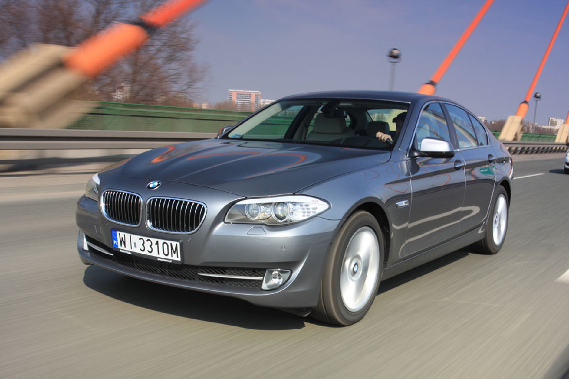 BMW 535i Steptronic: Dyskretny urok drapieżcy