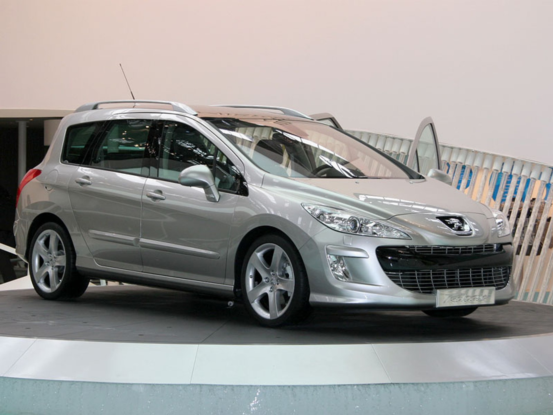 IAA Frankfurt 2009: jak dojechać, gdzie kupić bilet - informacje praktyczne dla zwiedzających