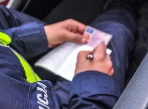 Spowodowała kolizję i uciekła. 55-latka dostała 5 tys. zł mandatu