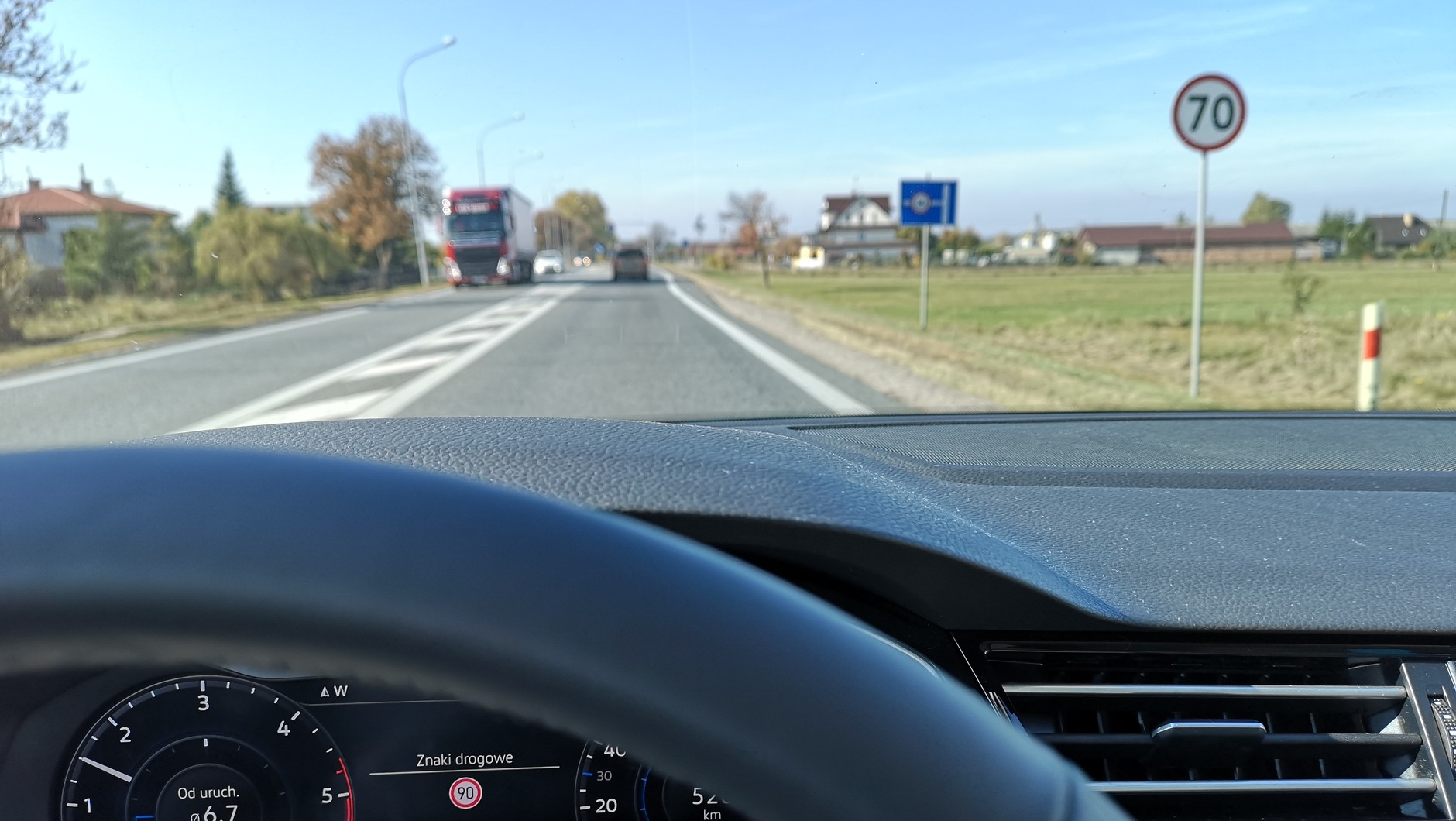 Volkswagen Passat 2.0 TDI DSG Highline - tryb rozpoznawania znaków drogowych