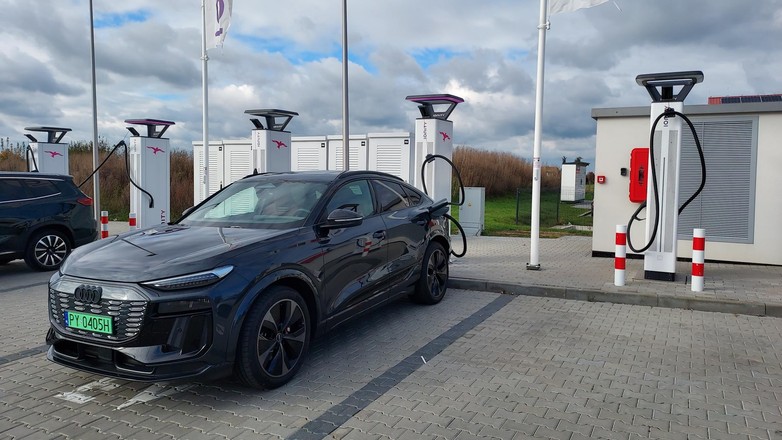 Audi SQ6 Sportback e-tron