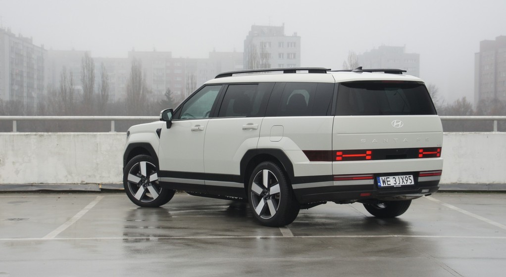 Hyundai Santa Fe Hybrid