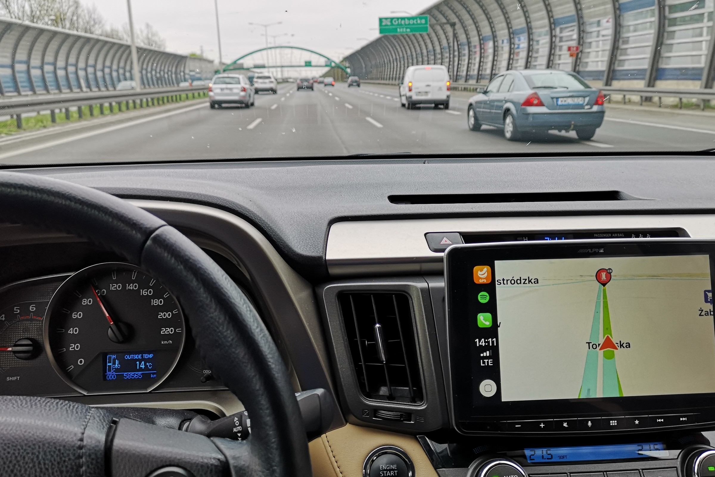 Polska aplikacja nawigacyjna ma już 20 lat. Kierowcy cenią ją za aktualne dane