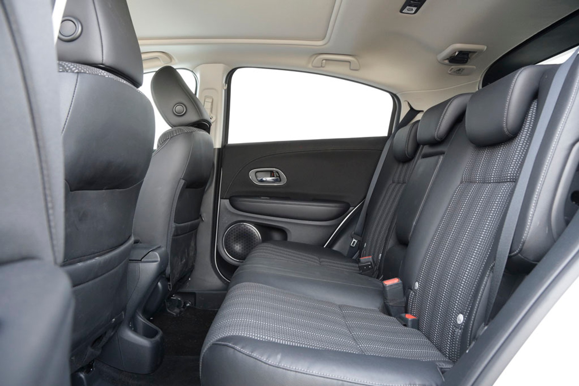 Honda HR-V kontra Peugeot 2008 - praktyczne i stylowe miejskie crossovery