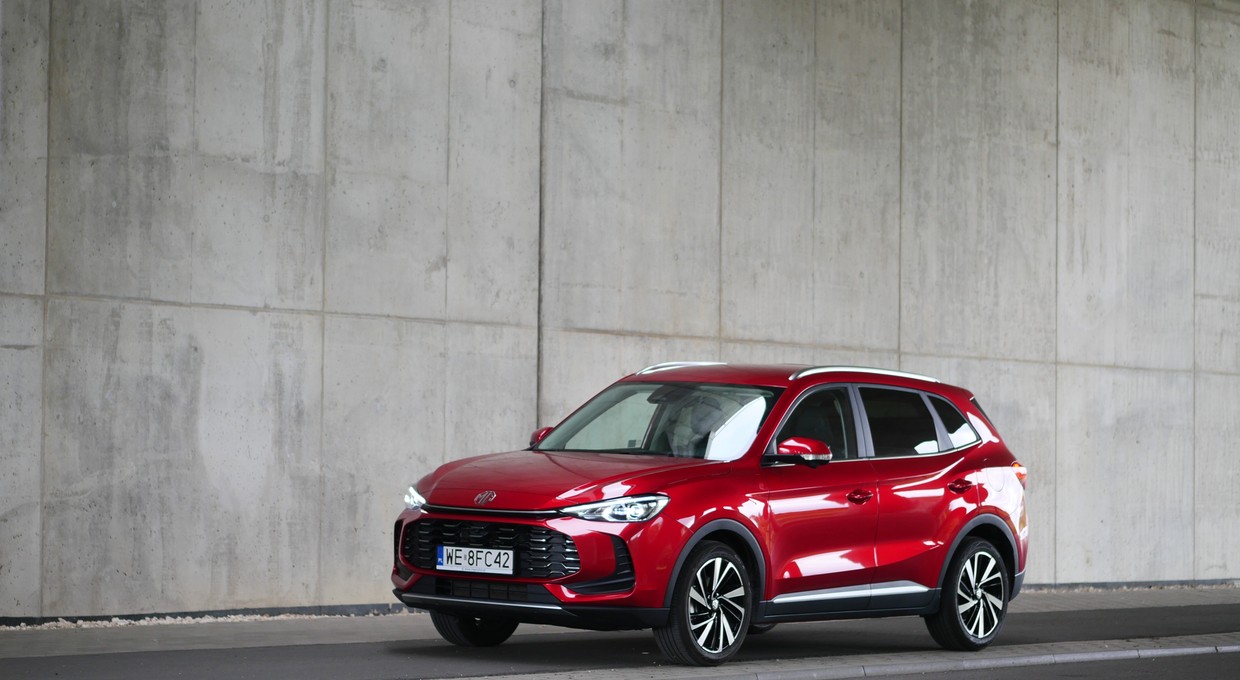 MG ZS Hybrid+. Najtańszy hybrydowy SUV na rynku ma w sobie coś z Poloneza