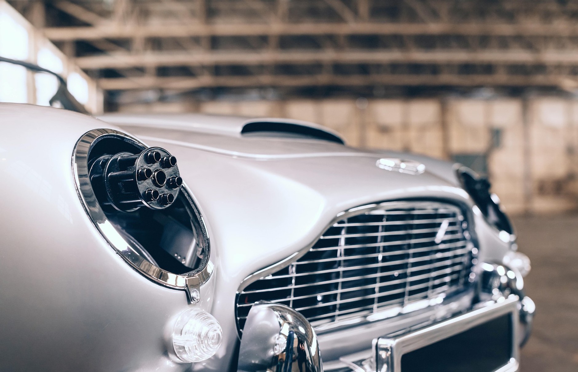 Zabawkowy DB5 Junior "No Time to Die" od The Little Car Company