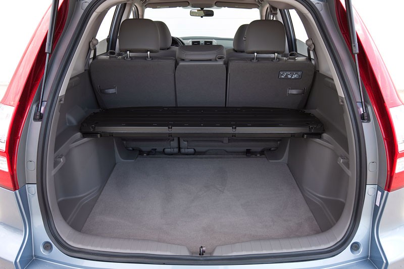 Honda CR-V: Modernizace vzhledu a nový motor 2.2 i-DTEC se samočinnou převodovkou