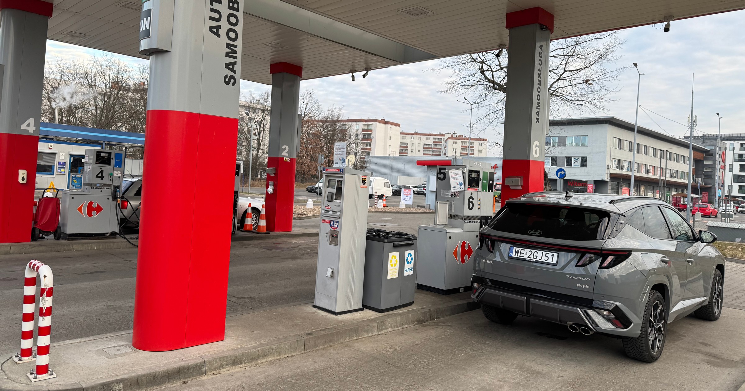Zatankował i odjechał. To częsty błąd kierowców, który jednak łatwo naprawić