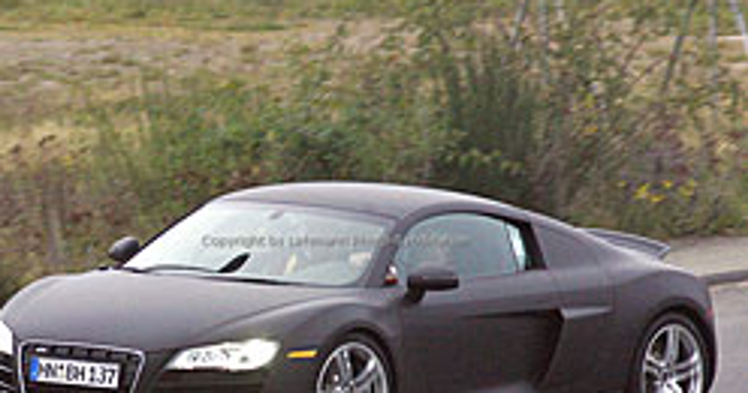 Zdjęcia szpiegowskie: Audi R8 otrzyma silnik 5,0 V10 z Lamborghini Gallardo