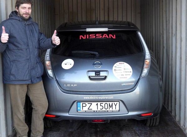 Polak wyruszył na pierwszą w historii wyprawę samochodem elektrycznym przez Afrykę