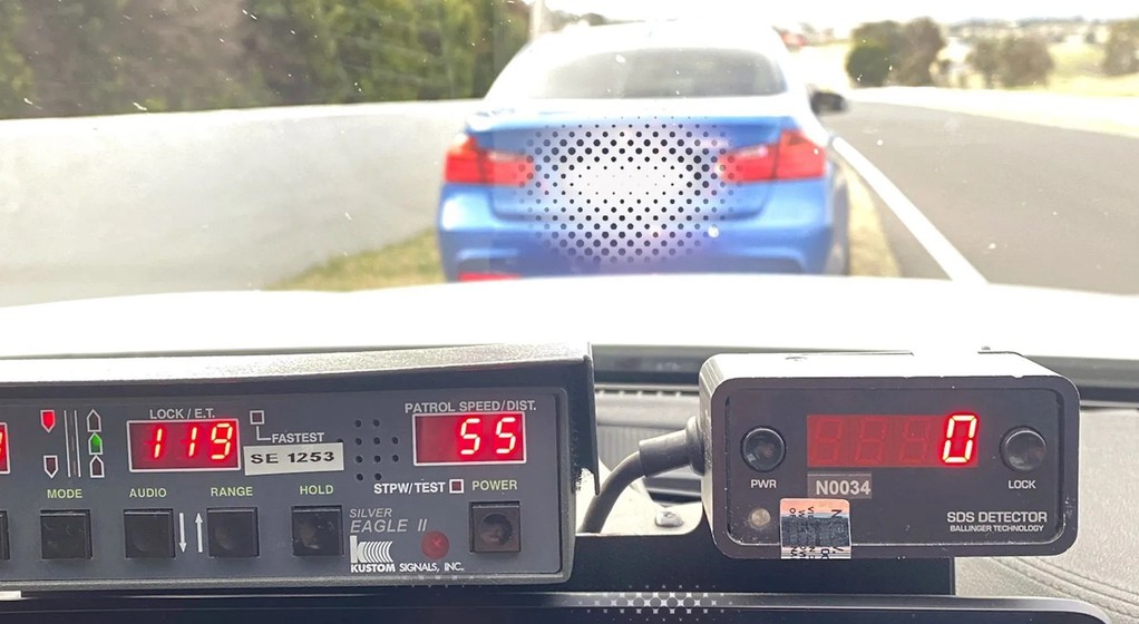 Zatrzymany przez australijskich policjantów kierowca niemal dwukrotnie przekroczył prędkość. Tłumaczył, że to tor wyścigowy