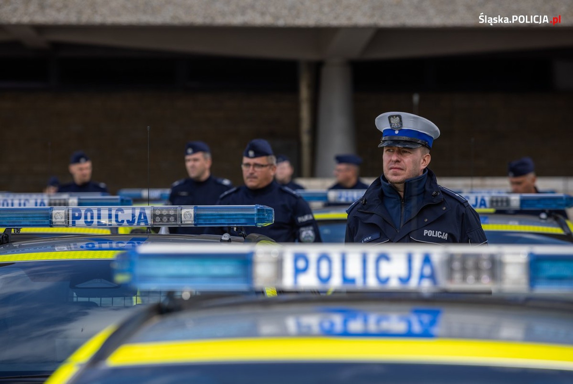 Policjanci ze Śląska dostali nowe radiowozy. Są hybrydowe