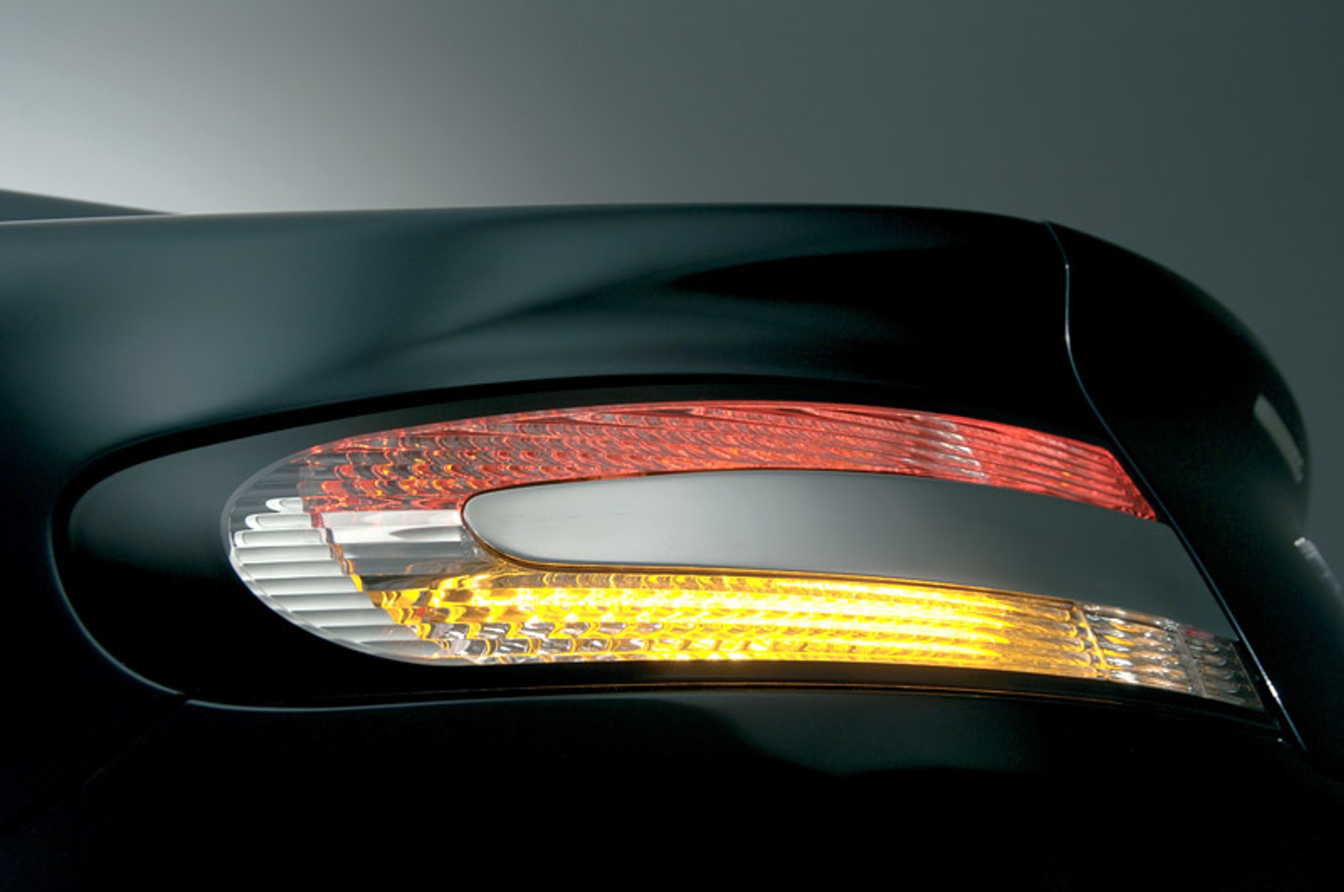 Genewa 2008: Aston Martin Rapide potwierdzony, produkcją zajmie się Magna Steyr