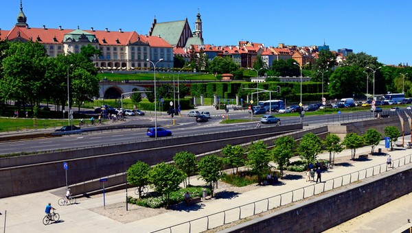 Wisłostrada w Warszawie na wysokości Zamku Królewskiego