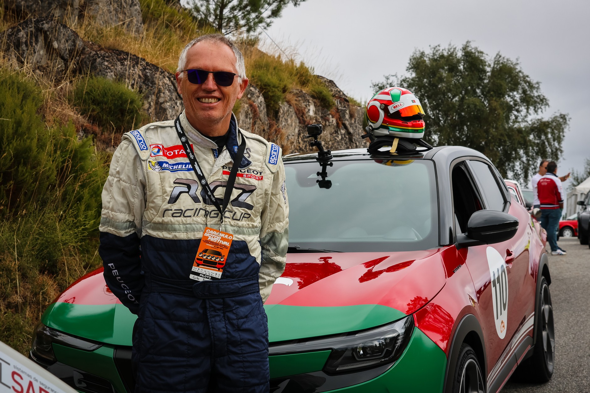 Carlos Tavares podczas Caramulo Motorfestival: były już szef koncernu Stellantis prywatnie jest fanem motorsportu i klasycznej motoryzacji – czego trudno byłoby się domyślić, obserwując jego działania biznesowe.