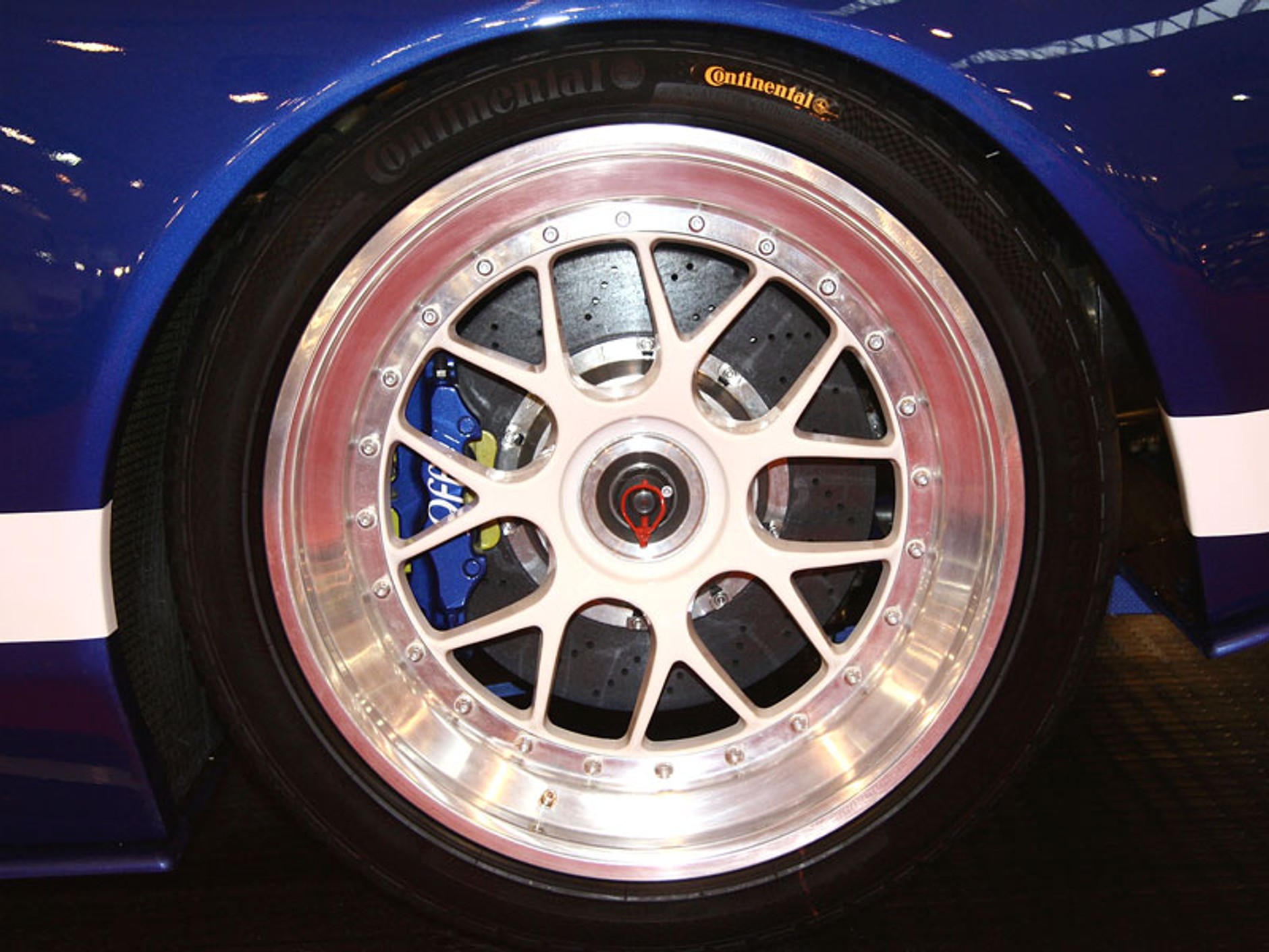 9ff GT9: podrasowane Porsche pokonało Bugatti Veyron