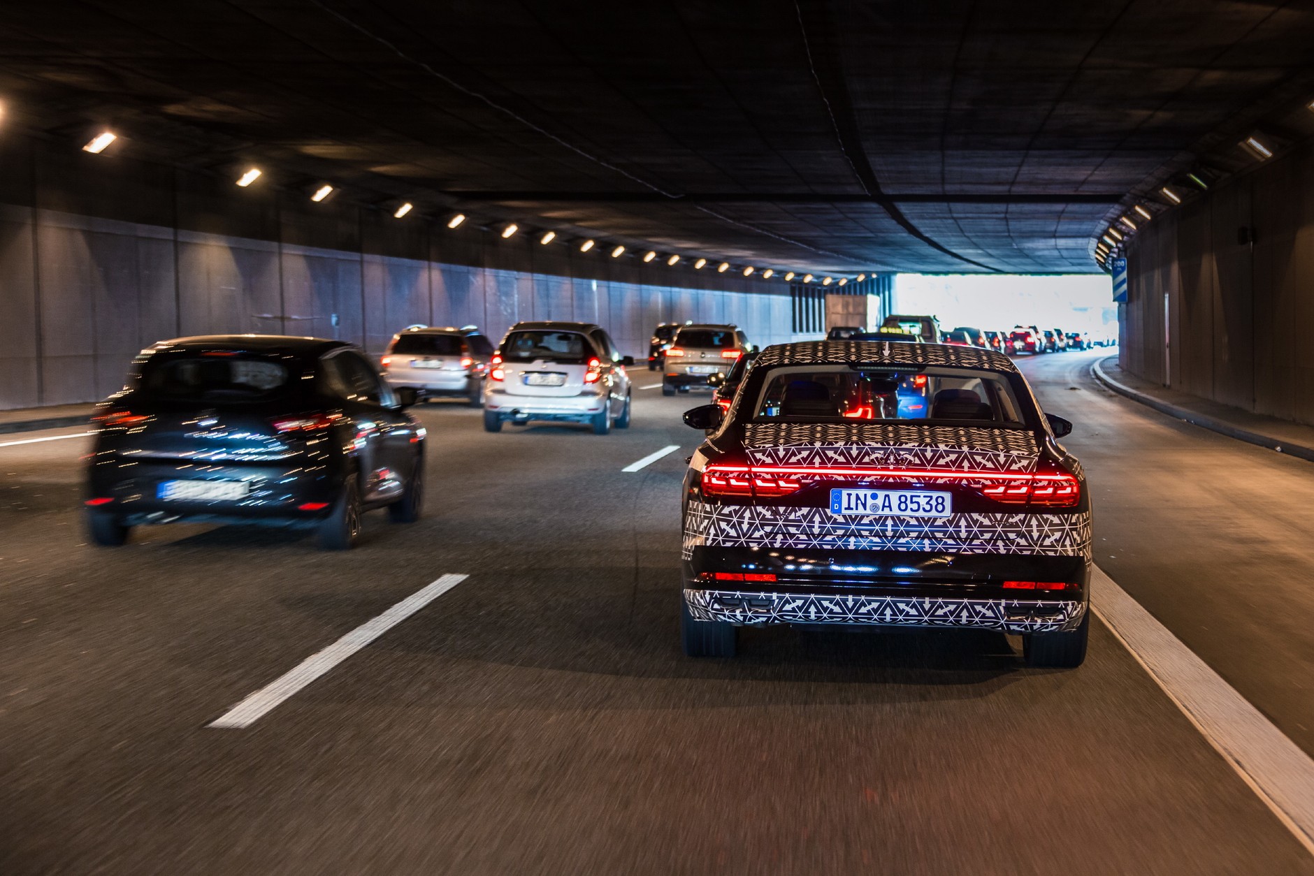 Audi A8 z pilotem do jazdy w korkach