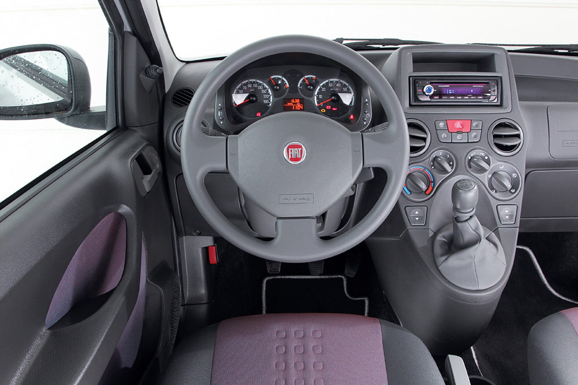 Fiat Panda i Hyundai i10 kontra Peugeot 107 i Toyota Aygo: cztery maluchy i wiele możliwości