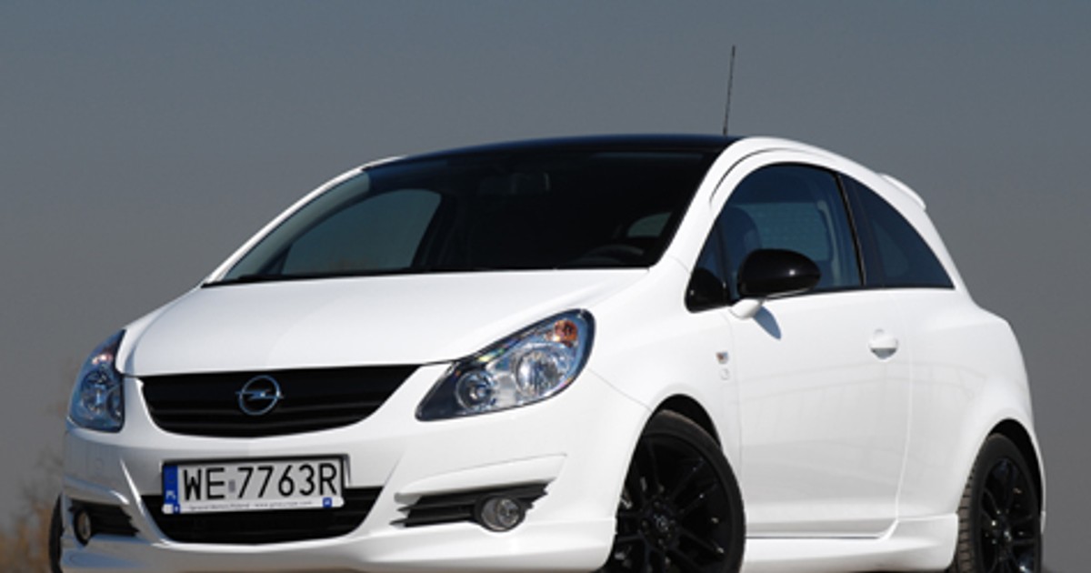 Opel Corsa 1.4 Black and White Intouch: Kontrast  emocjonalny