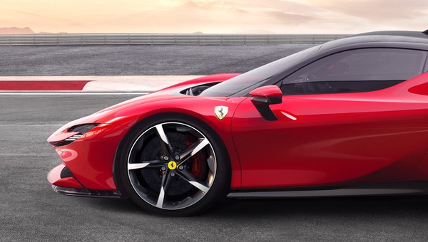 Ferrari zarabia i płaci. Po 12 tys. euro premii dla każdego pracownika