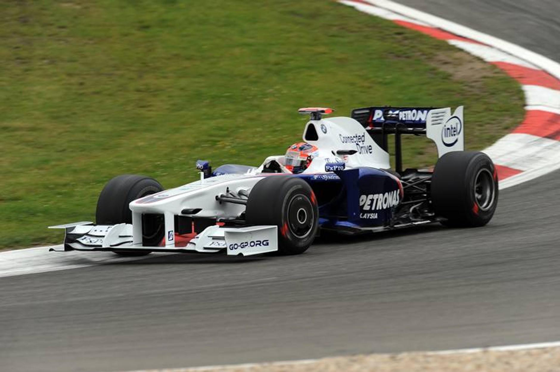 Grand Prix Niemiec 2009: rozpędzony Red Bull Racing dogania Brawn GP (fotogaleria)