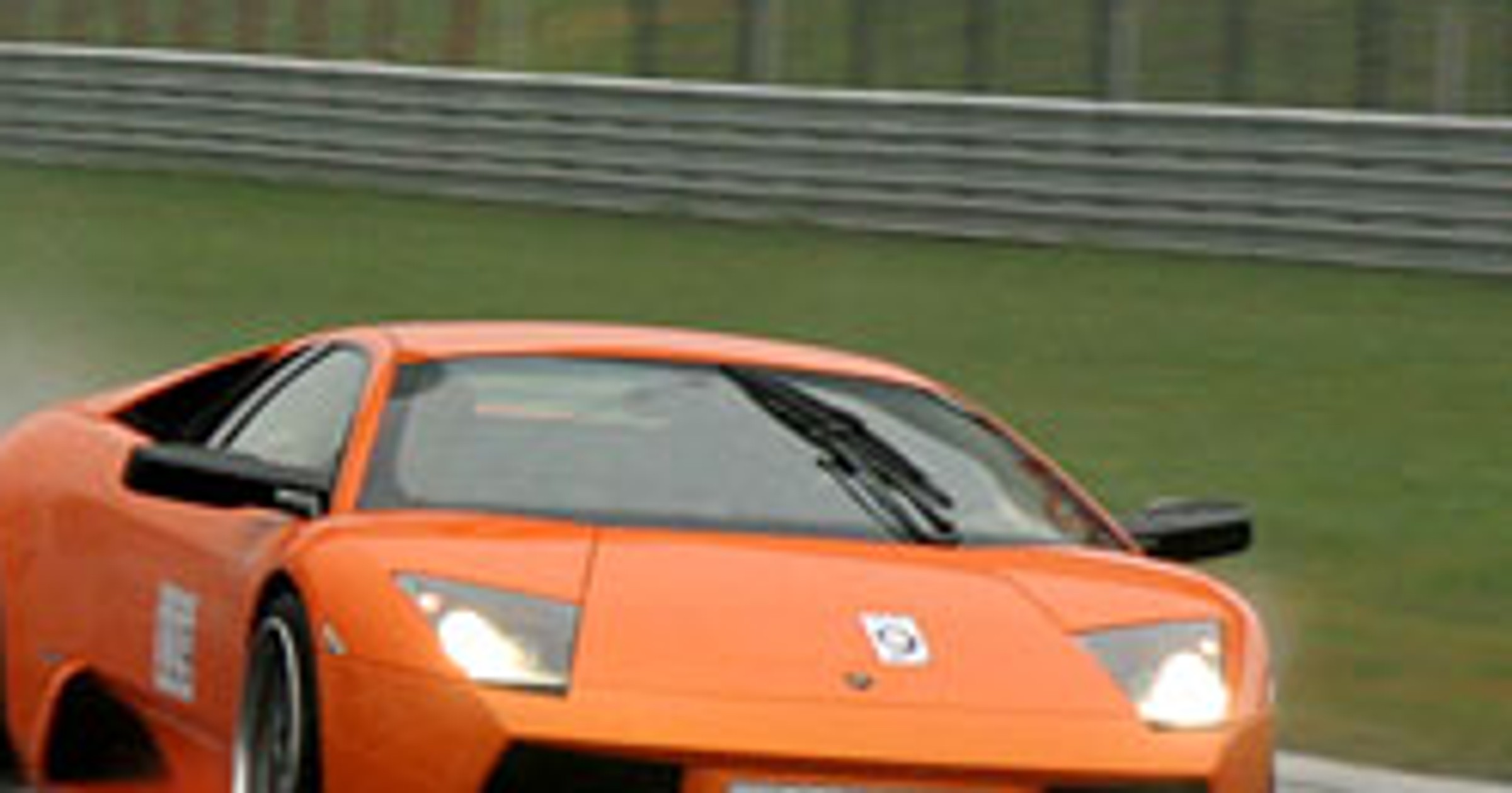Autodrom Most: sportowe rakiety w deszczu (fotogaleria)
