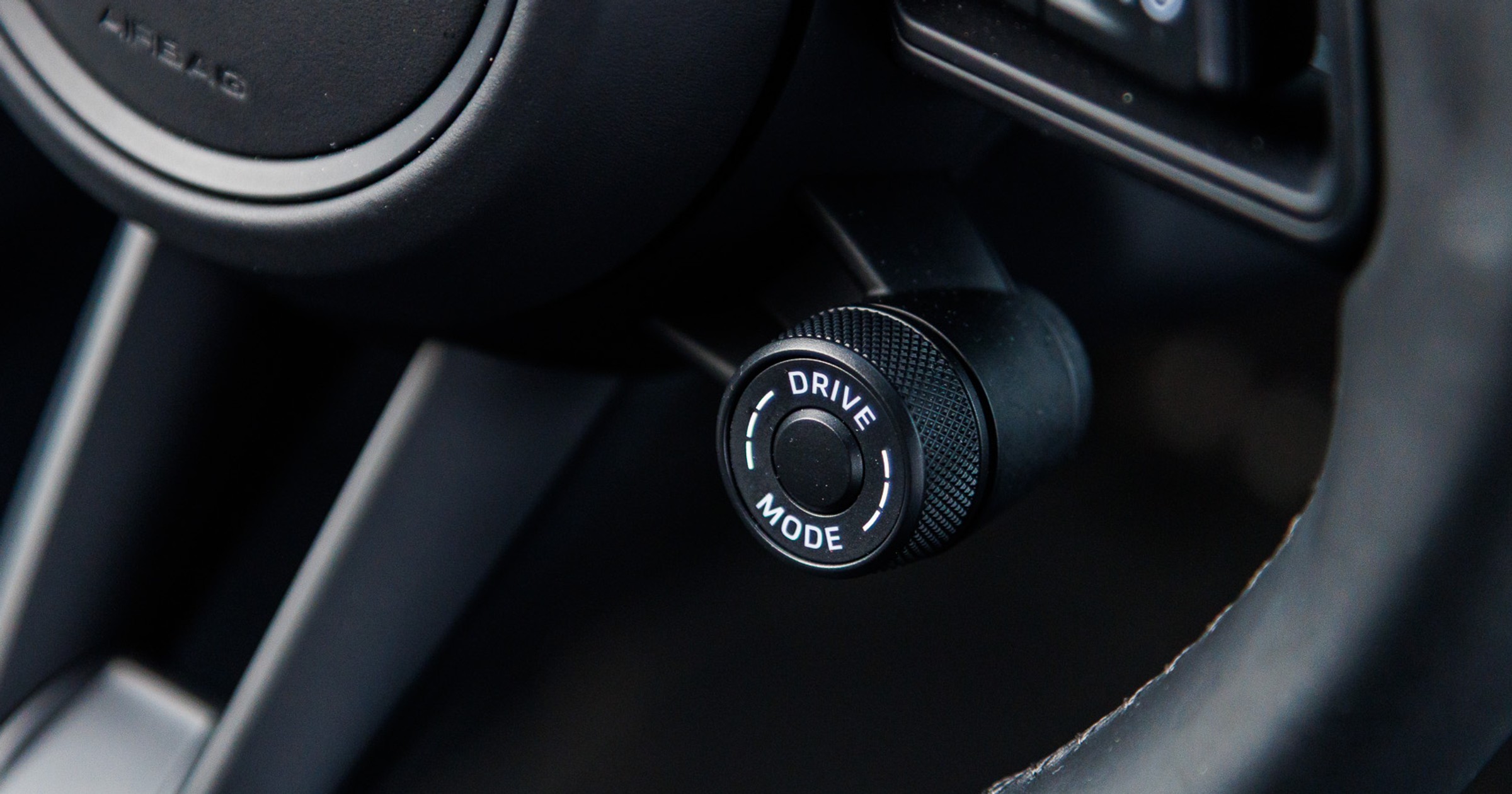 Pokrętło służące do zmiany trybów jazdy w aucie