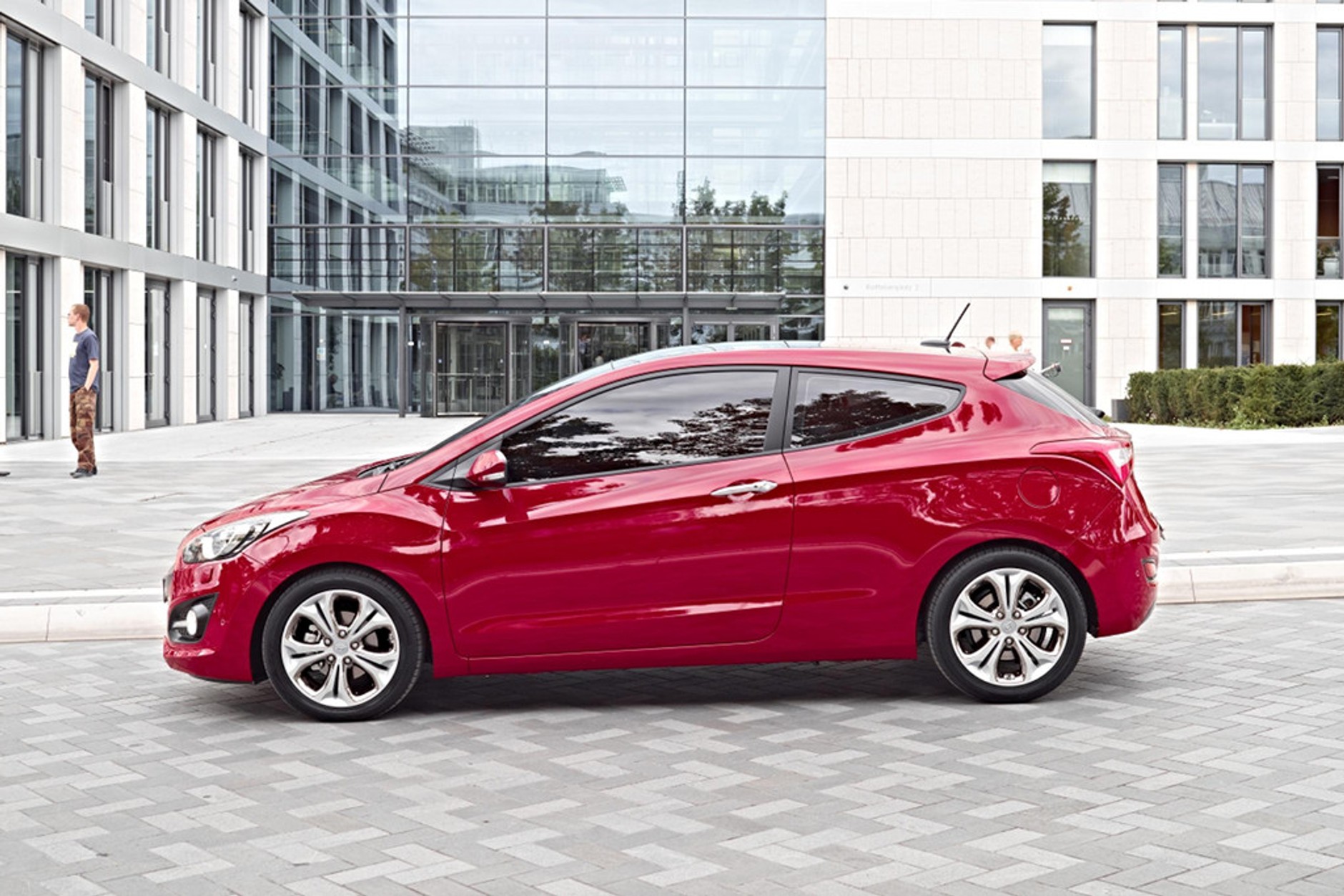 Trzydrzwiowy Hyundai i30 - zdjęcia