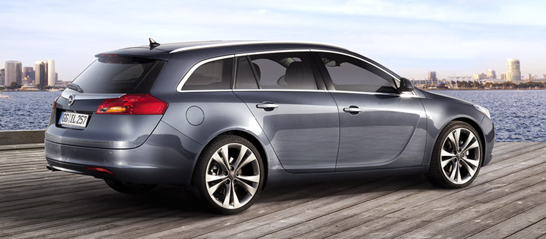 Opel Insignia Sports Tourer: historia kombi niemieckiej marki