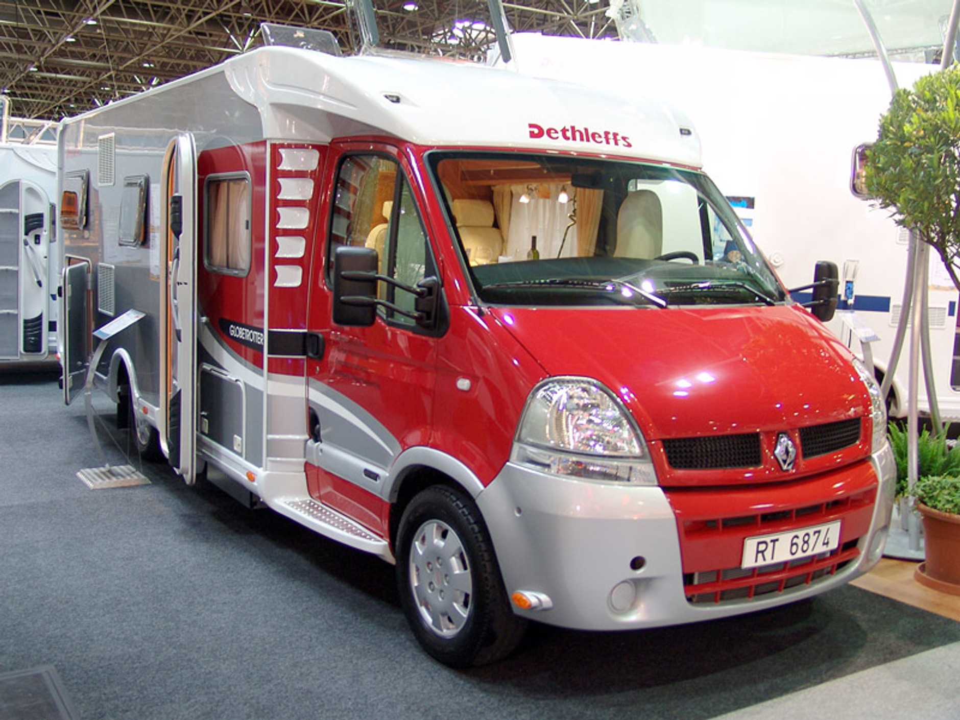 Caravan Salon Düsseldorf 2007: Caddy Life i moda na nowy sezon (fotogaleria)