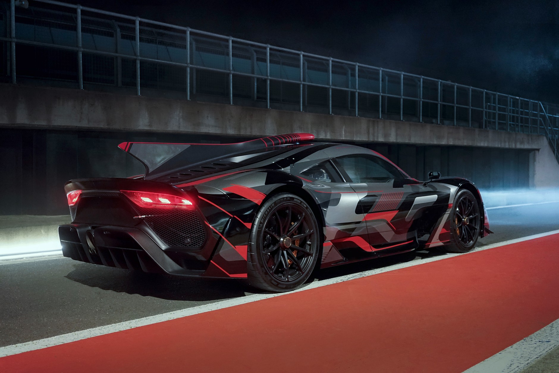 Lewis Hamilton testuje nowego Mercedesa-AMG