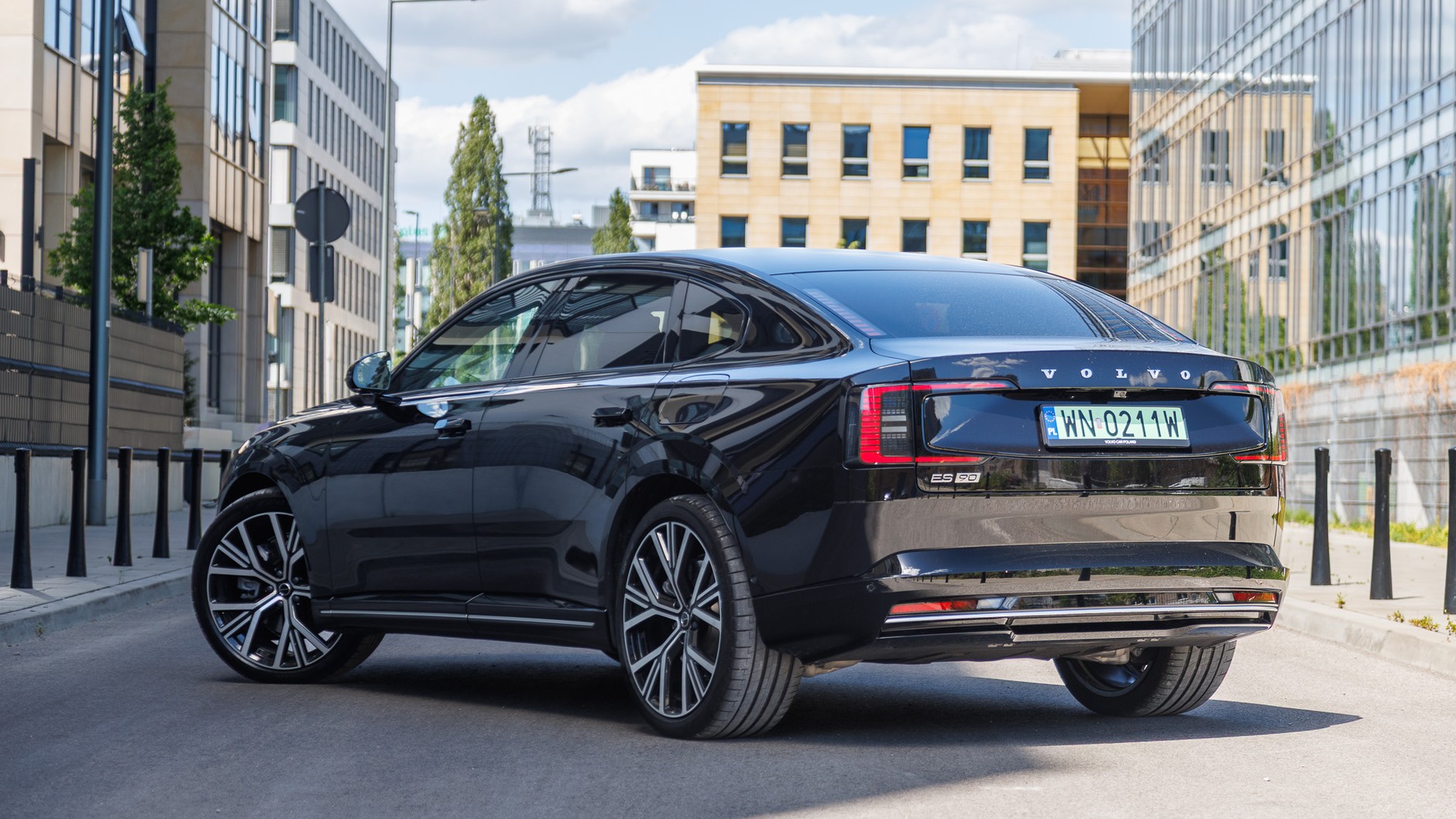 Volvo ES90