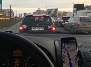 Komunikacja po pandemii: metro albo autobus? Nie – będziemy jeździć samochodami