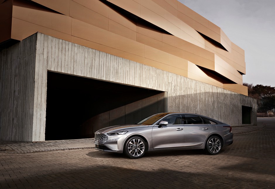 Nowa Kia K8