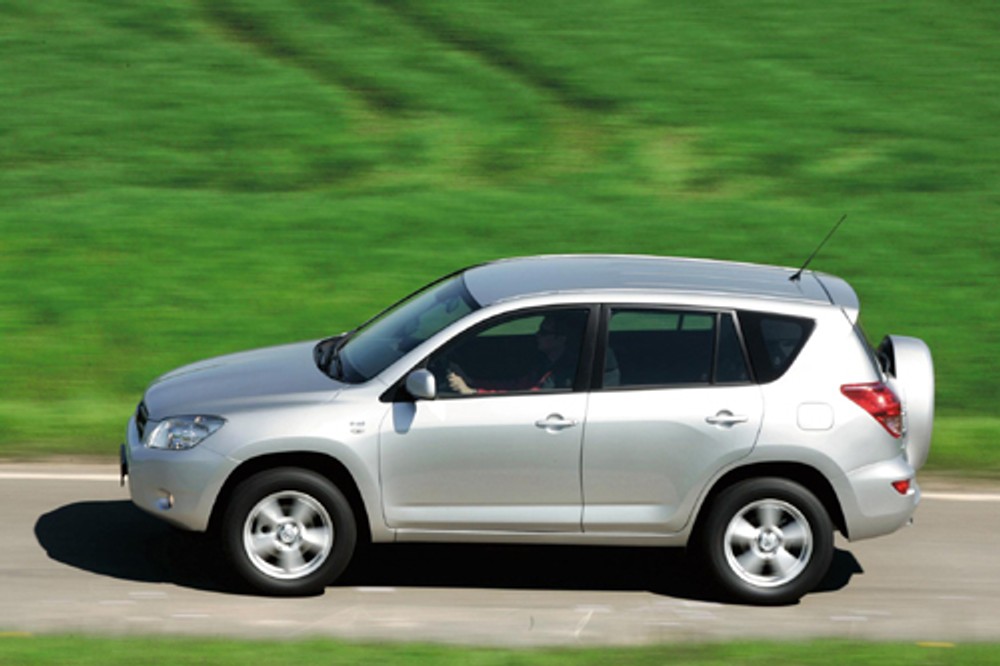 Toyota RAV4, Nissan X-Trail, Kia Sportage, Suzuki Grand Vitara - Terenówki niezupełnie terenowe